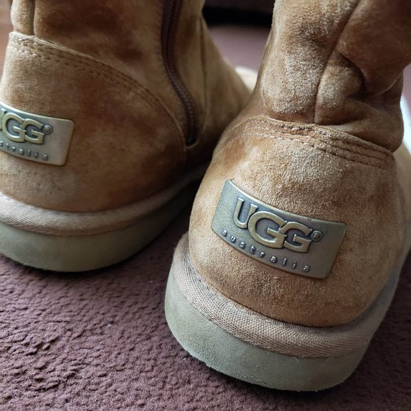 UGG ROSLYNN S/N 1889 Boots in Chestnut - Picture 2 of 7